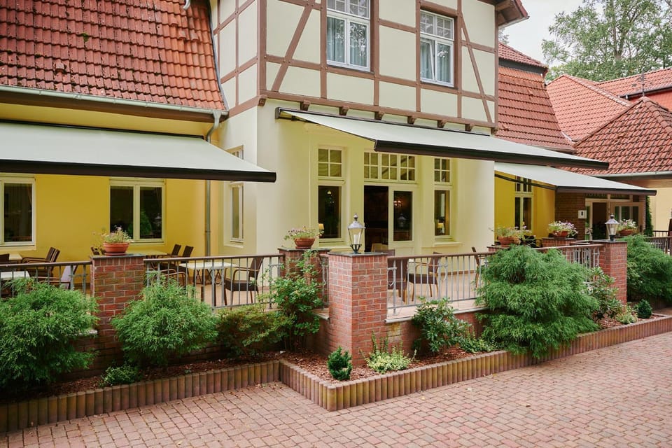 Restaurant/places to eat, Day