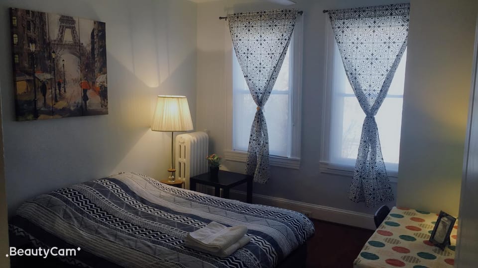 comfort & charm in the johns hopkins uni Apartment in Baltimore