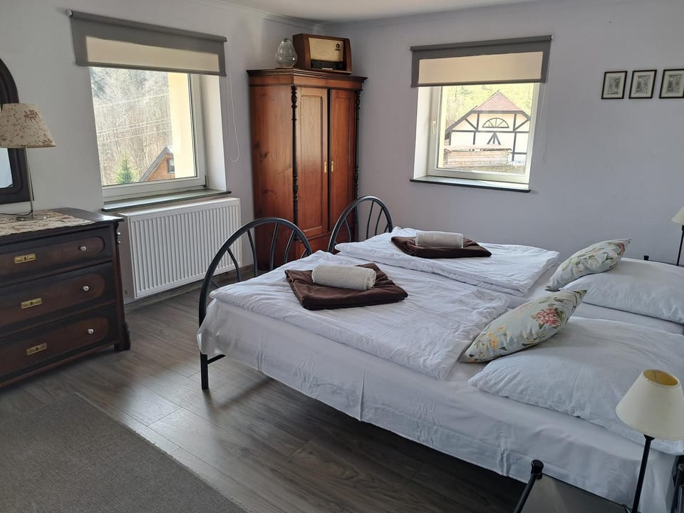 Bed, Photo of the whole room, Bedroom, towels, wardrobe