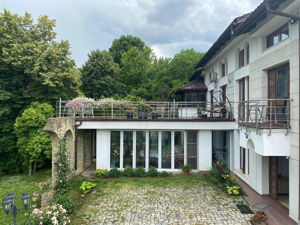 Rapsodia Pension Bed and Breakfast in Romania