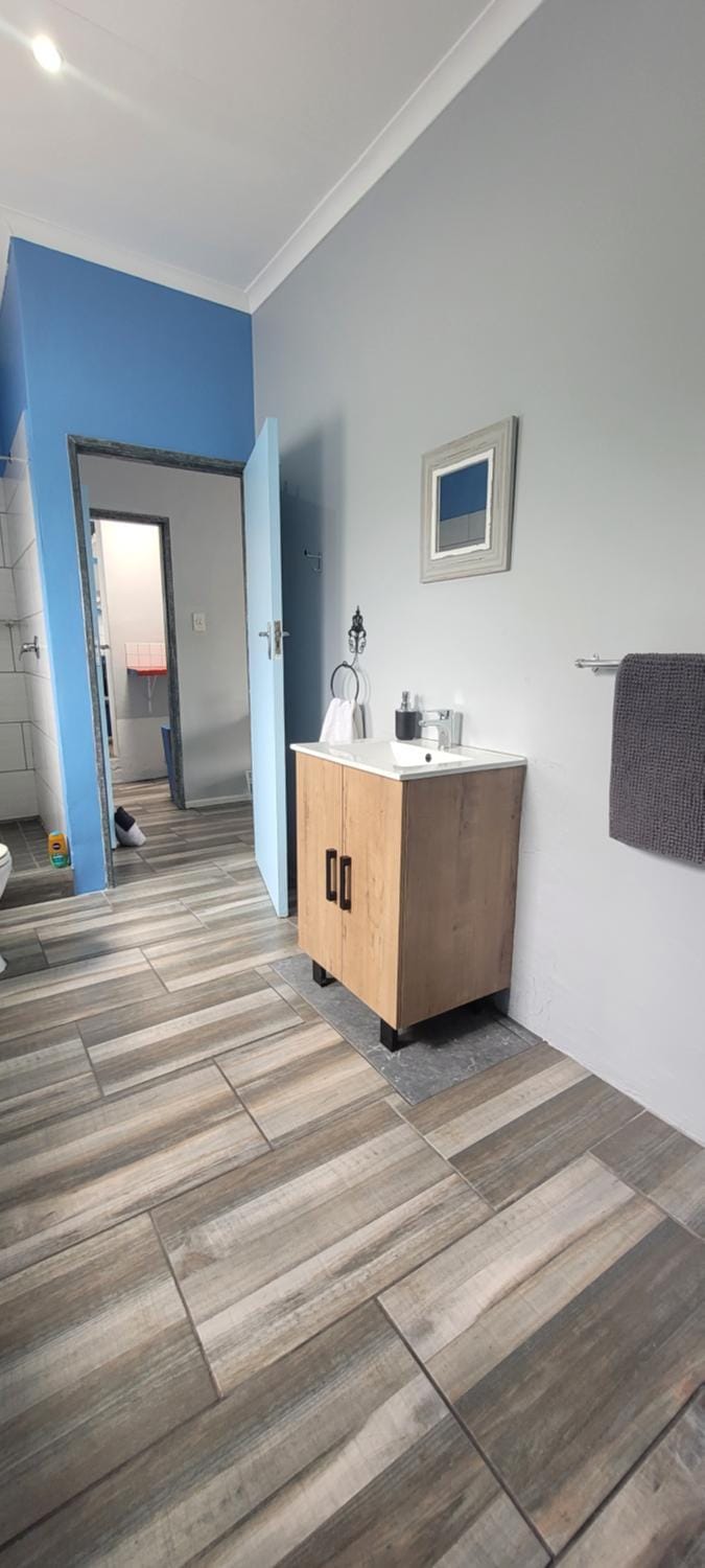 Lighthouse Cottage stone's throw from the beach Apartment in Western Cape