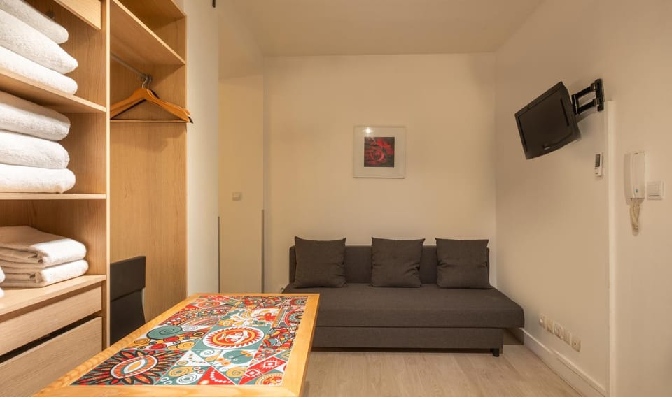 TV and multimedia, Living room, Seating area