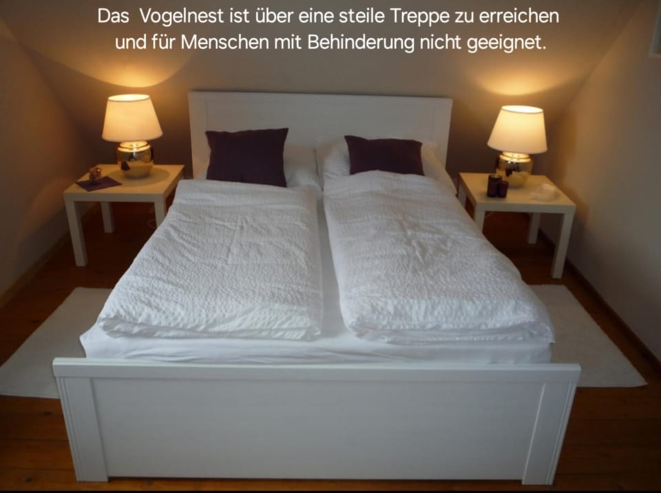Bedroom, Text overlay