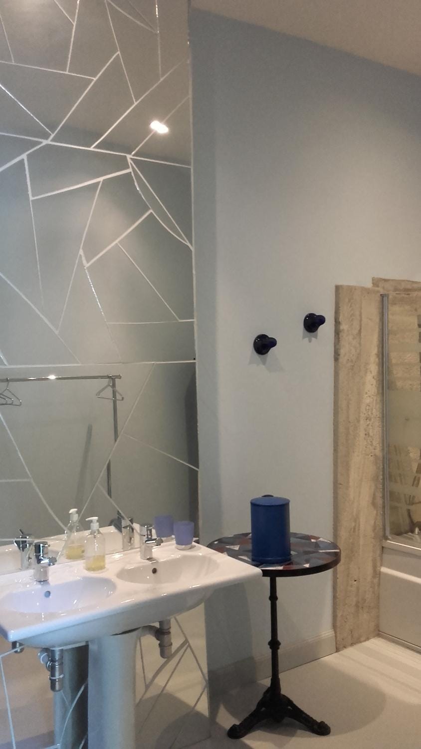 Bathroom, Decorative detail