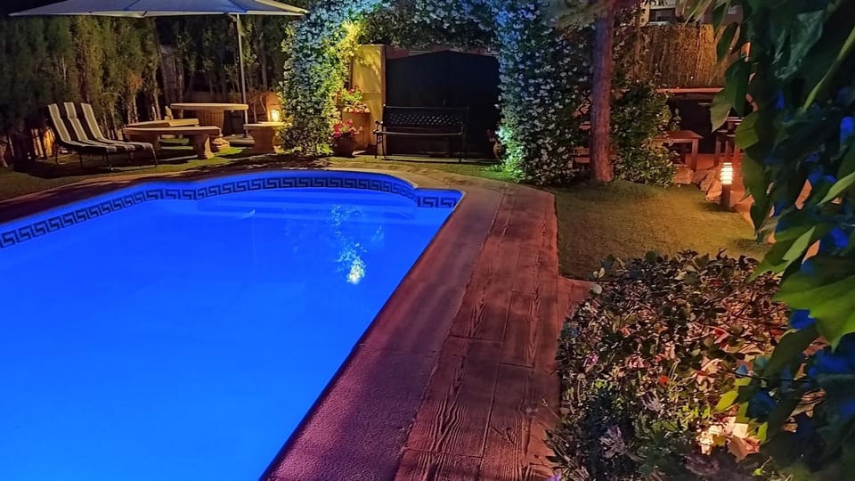 Swimming pool, Swimming pool
