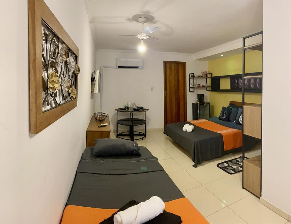 Bed, TV and multimedia, Coffee/tea facilities, Photo of the whole room, Bedroom, Dinner, flat iron, locker, minibar, air conditioner