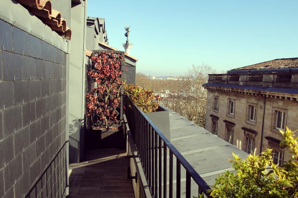 Neighbourhood, Balcony/Terrace, City view