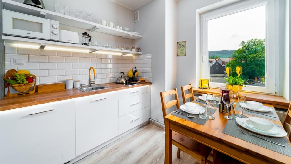 Kitchen or kitchenette, Living room