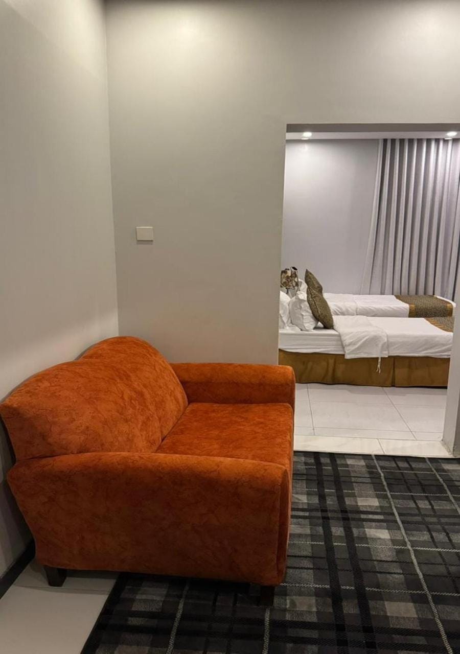Bed, Living room, Photo of the whole room, Seating area, Bedroom
