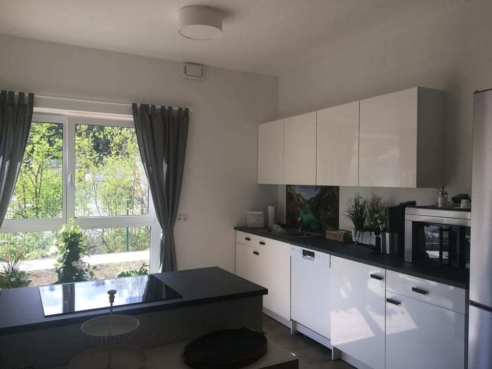 Communal lounge/ TV room, Kitchen or kitchenette