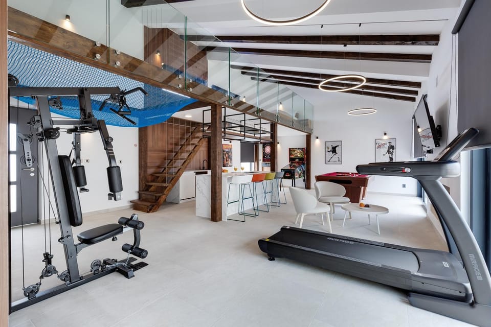 Communal lounge/ TV room, Billiard, Entertainment