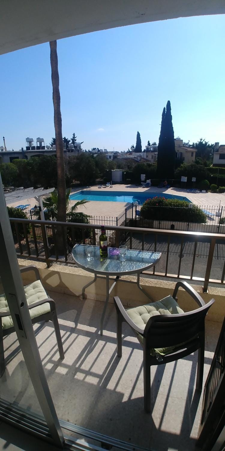 'Chez Antoine' Pool-View 5min from Sea Apartment in Paphos