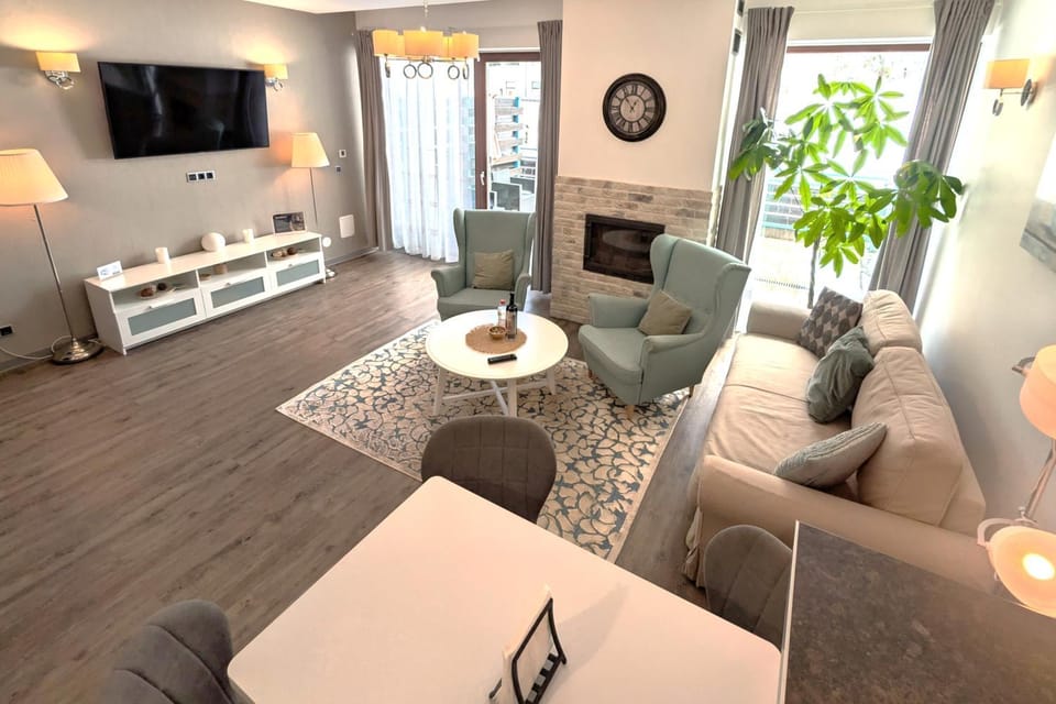 TV and multimedia, Balcony/Terrace, Living room, Dining area, fireplace