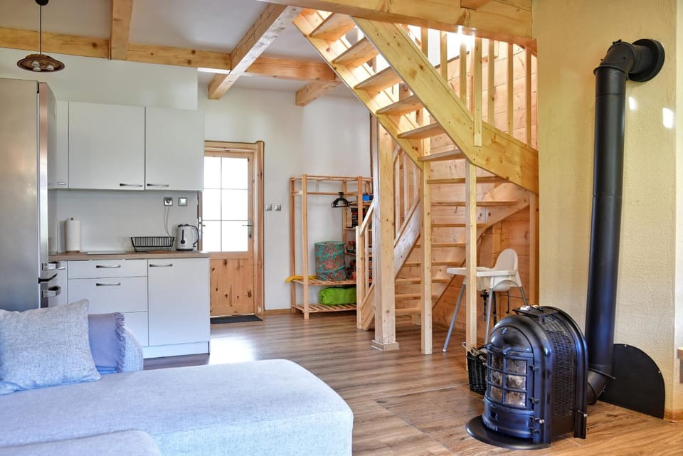 Kitchen or kitchenette, Living room, flat iron
