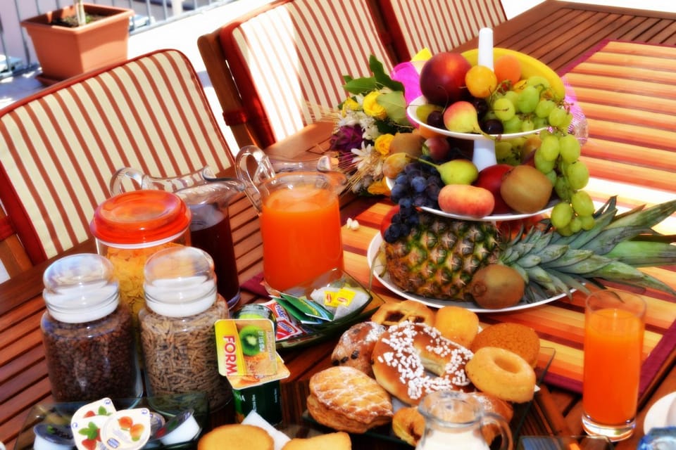 Food and drinks, Food