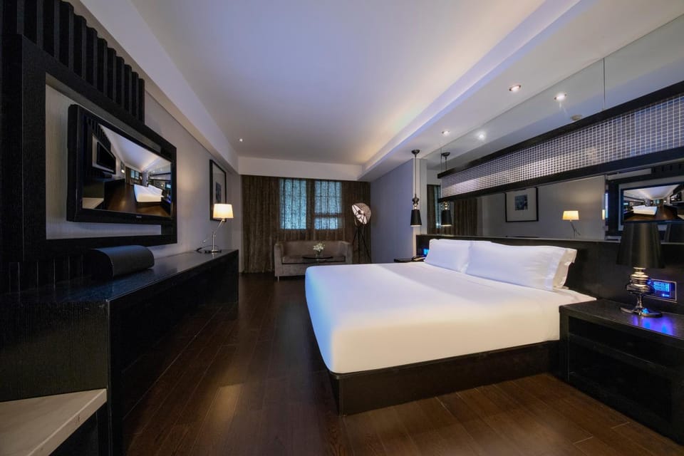 Communal lounge/ TV room, Bed, TV and multimedia, Photo of the whole room, Evening entertainment, Bedroom
