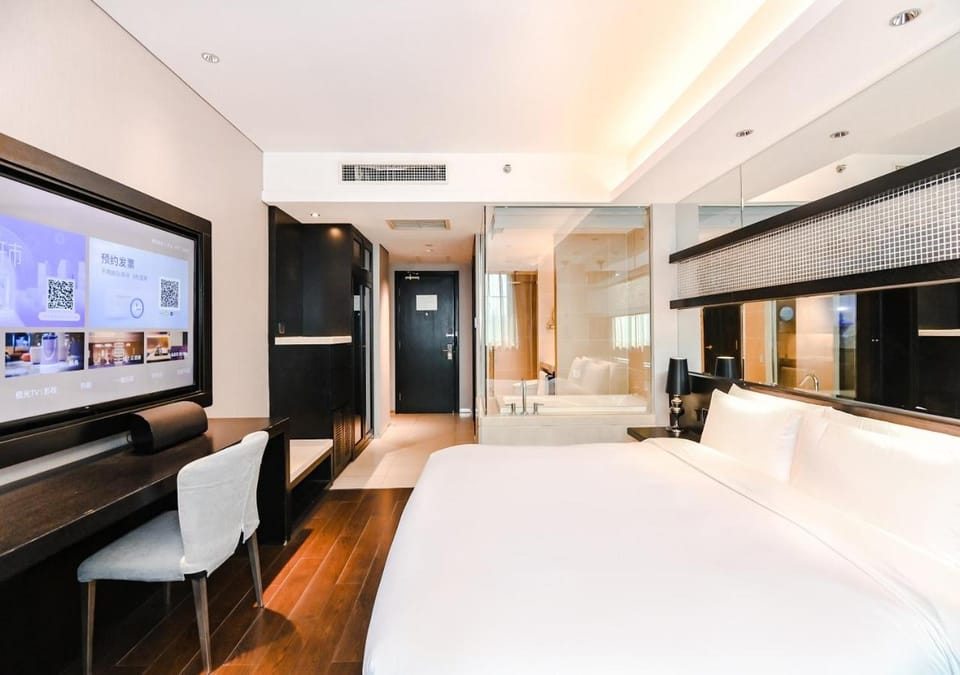 Communal lounge/ TV room, Bed, Living room, Photo of the whole room, Seating area, Bedroom, air conditioner