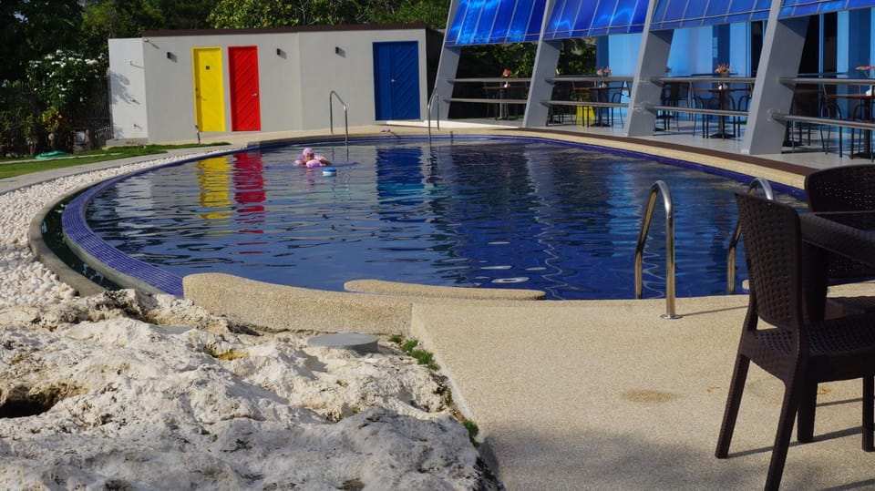 Swimming pool, Swimming pool