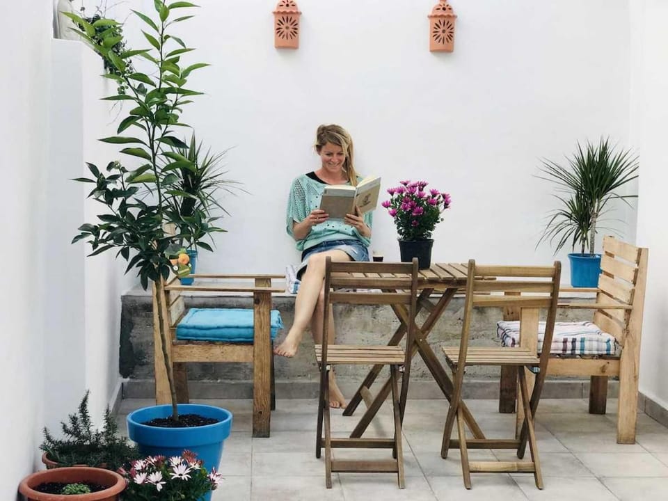 Malaga Beach House, 2 city bikes, 2 children's bikes, WiFi, BIG terrace, BBQ, Family, Childfriendly House in Malaga