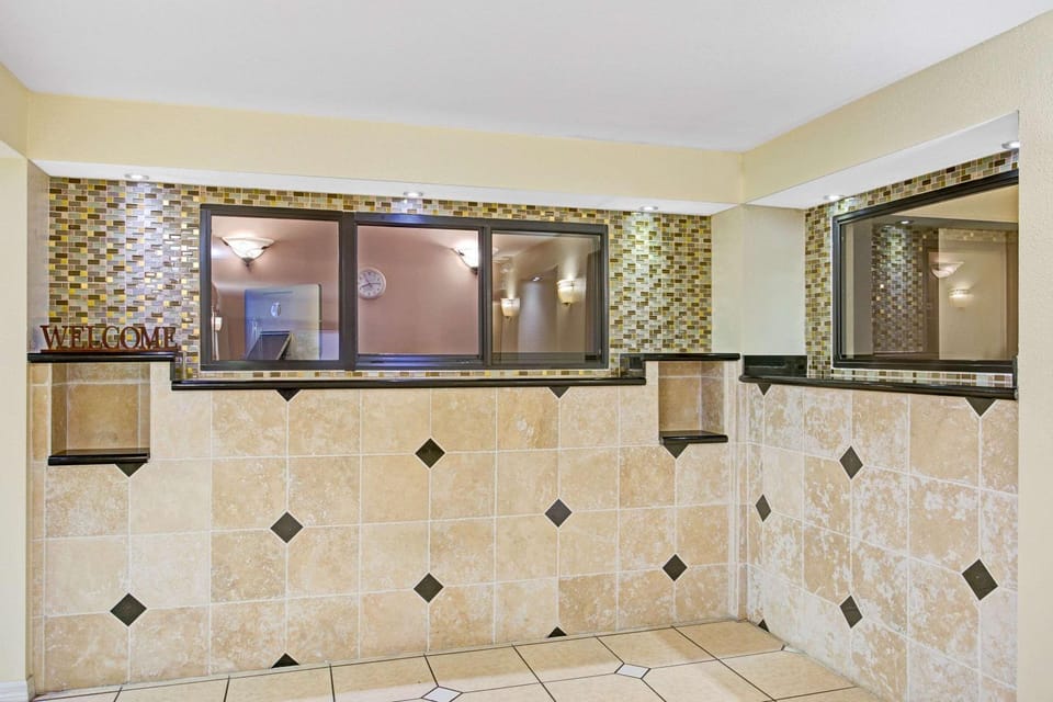 Lobby or reception, On site