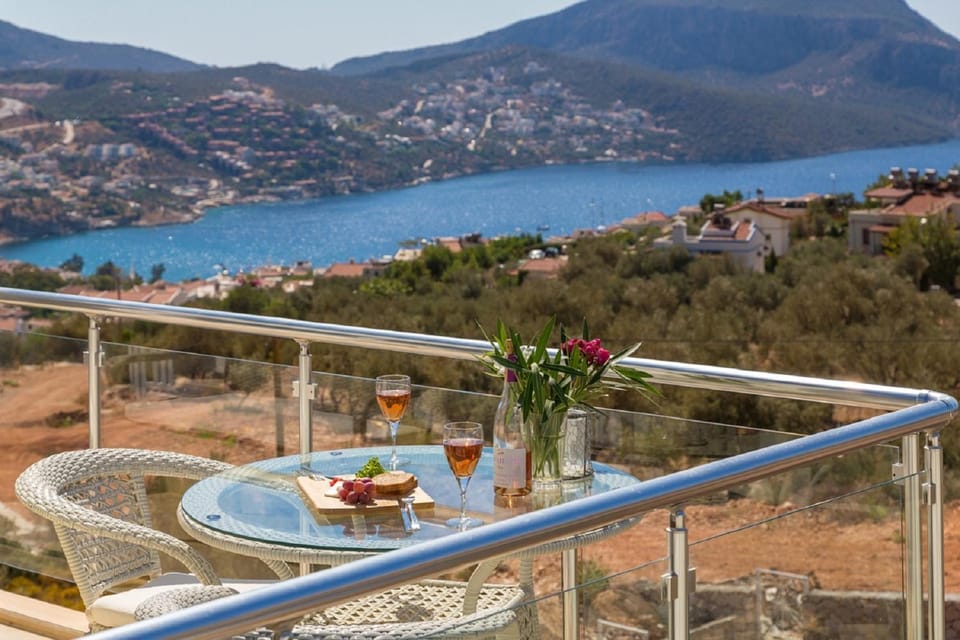 Balcony/Terrace, Dining area, Garden view, Mountain view, Sea view