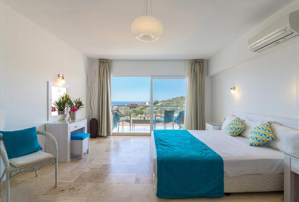 Bed, Balcony/Terrace, Seating area, Bedroom, Garden view, Sea view