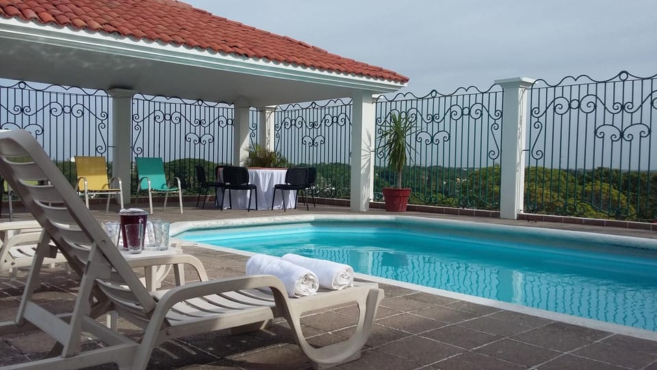 Area and facilities, Swimming pool