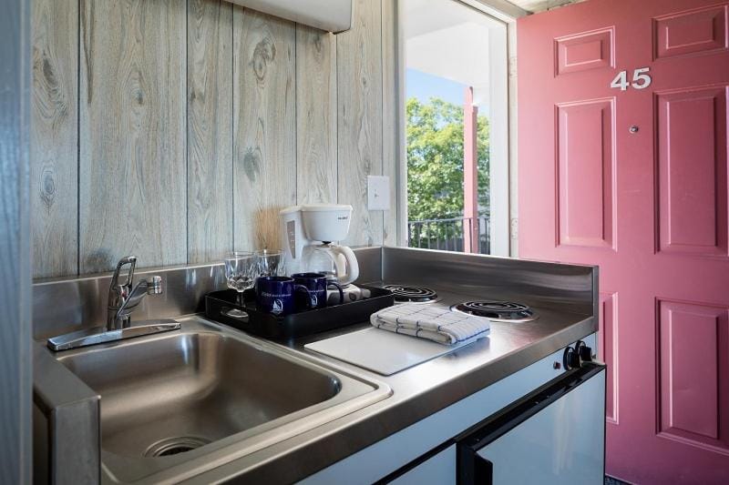Coffee/tea facilities, Kitchen or kitchenette, Food and drinks