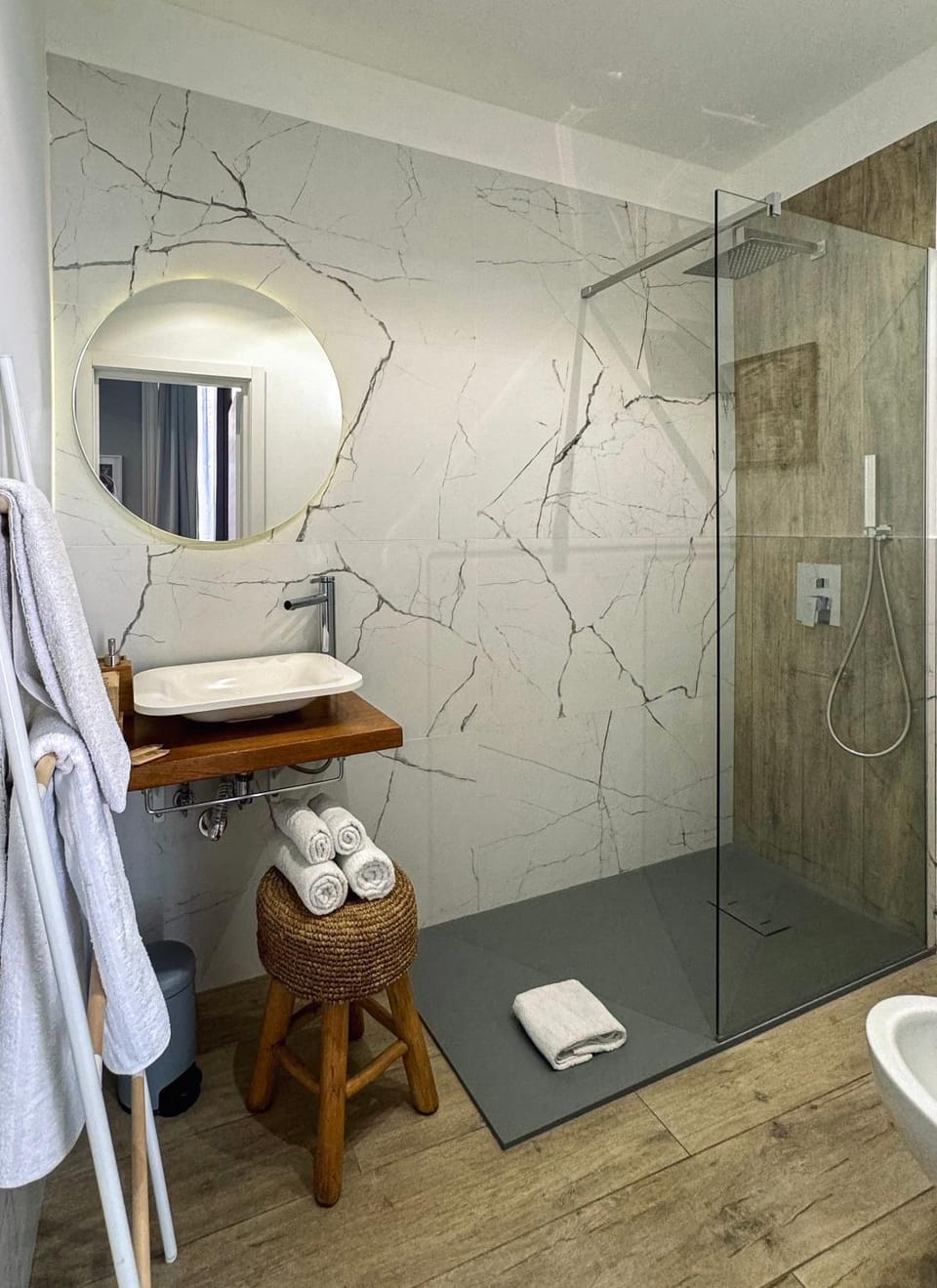 Shower, Bathroom, towels