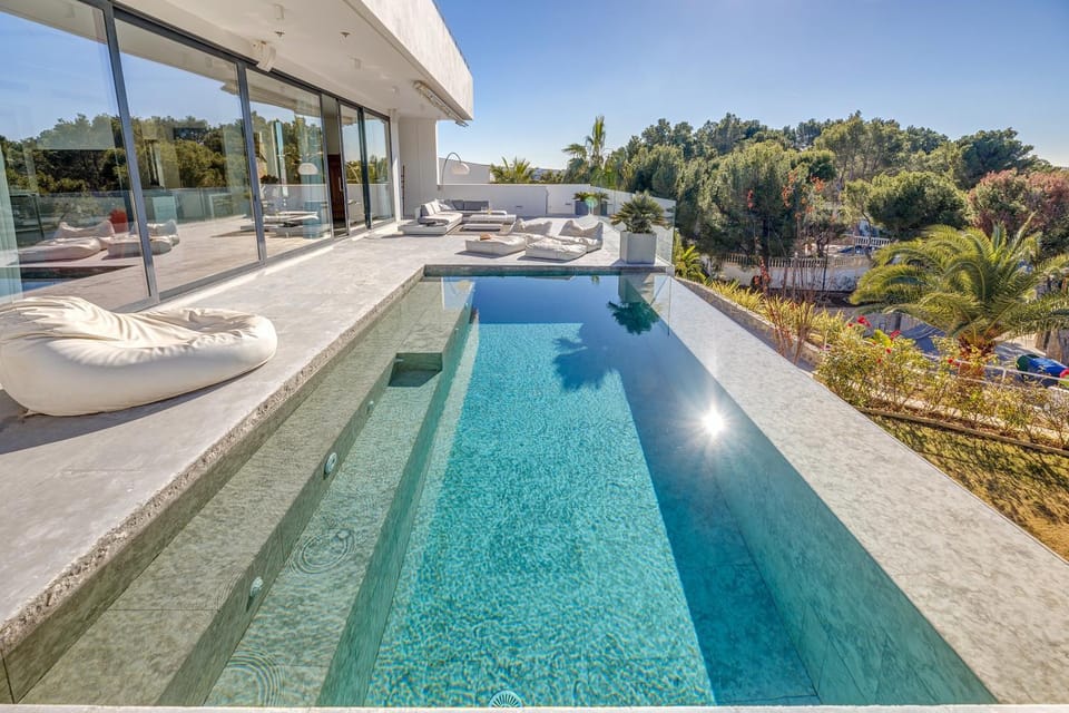 Property building, Swimming pool
