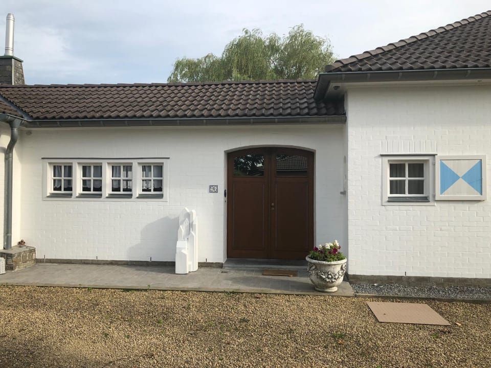 Facade/entrance, Summer, Street view