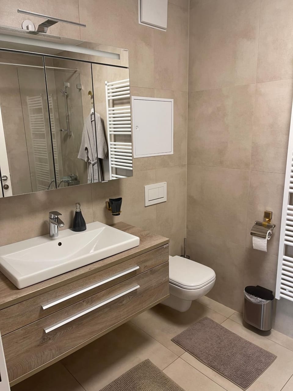 Amazing Austria Center Apartment near UNO City Apartment in Vienna