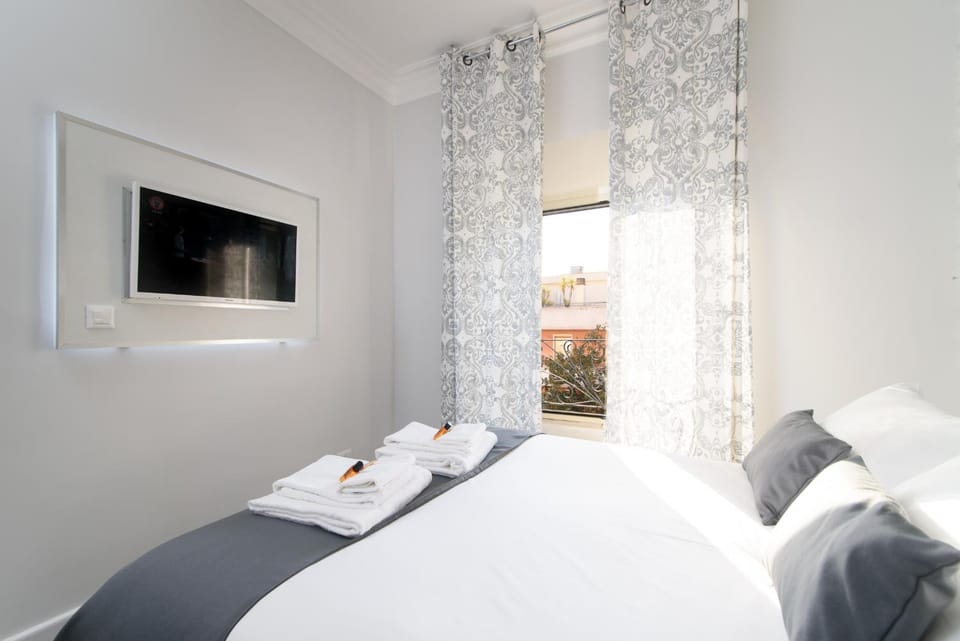 White Caesar Guesthouse Bed and Breakfast in Rome