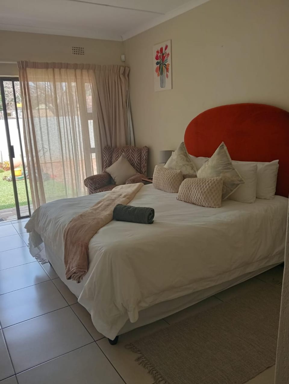 Bed, Photo of the whole room