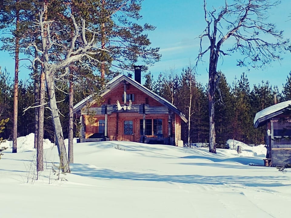 Tarinatupa Simojärvi Nature lodge in Lapland