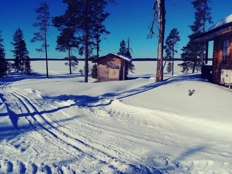Tarinatupa Simojärvi Nature lodge in Lapland