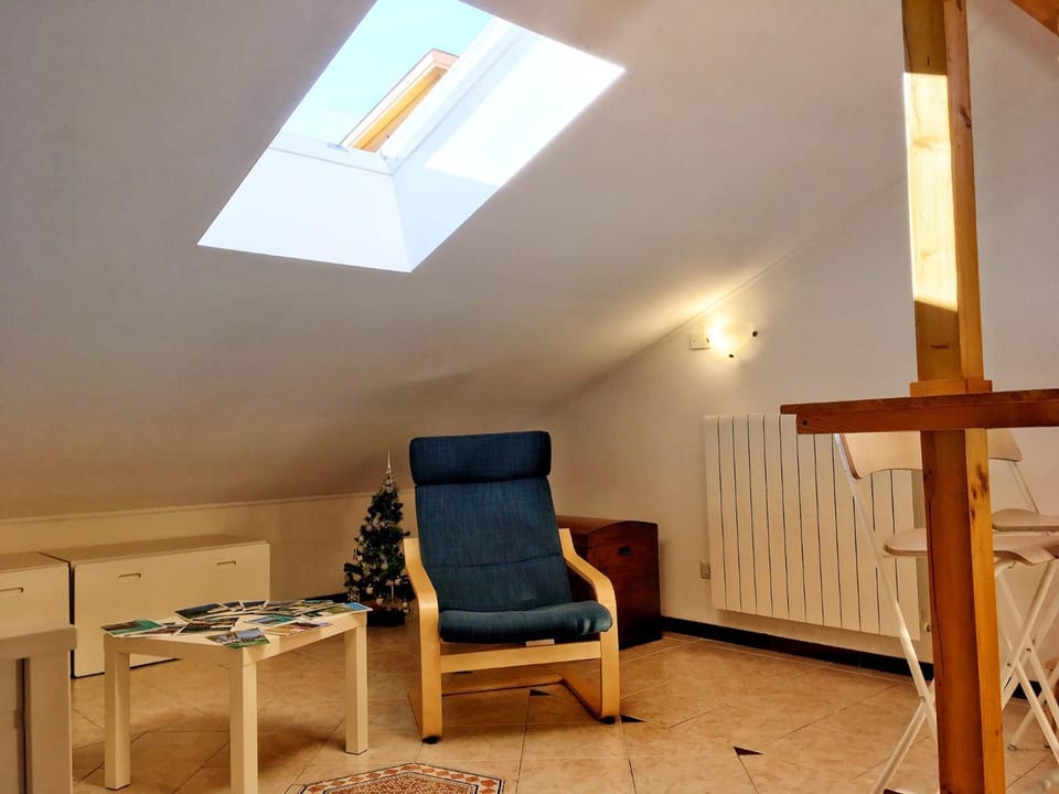 Communal lounge/ TV room, Living room, Communal kitchen, internet