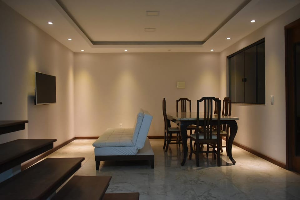Casa Aroeira House in State of Rio de Janeiro