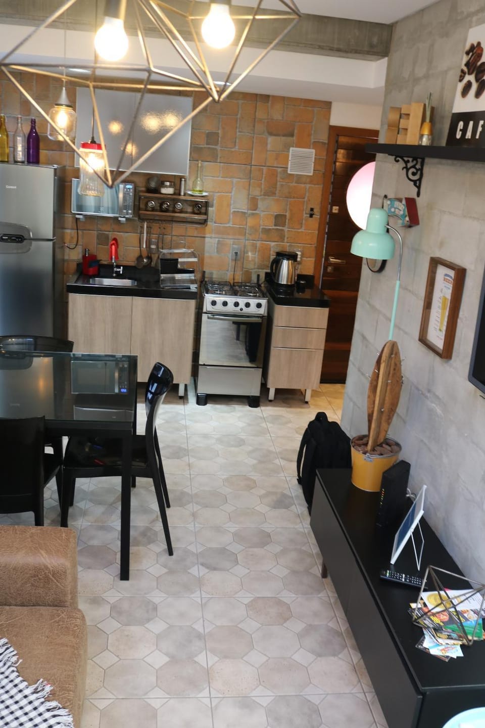 Kitchen or kitchenette, Dining area, oven, stove
