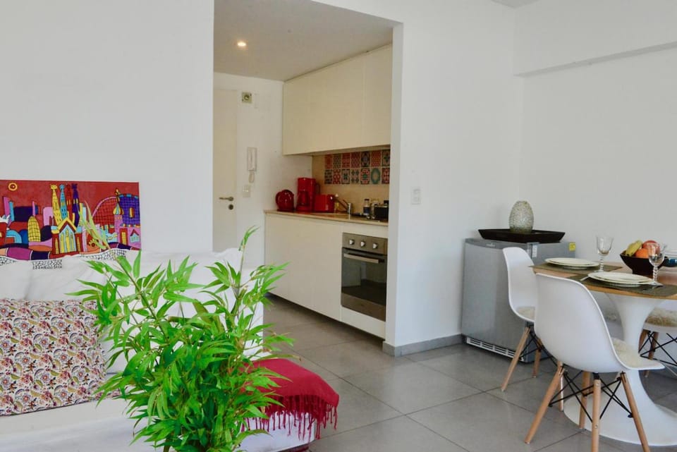 Kitchen or kitchenette, Living room, Photo of the whole room, Decorative detail, Seating area, Dining area