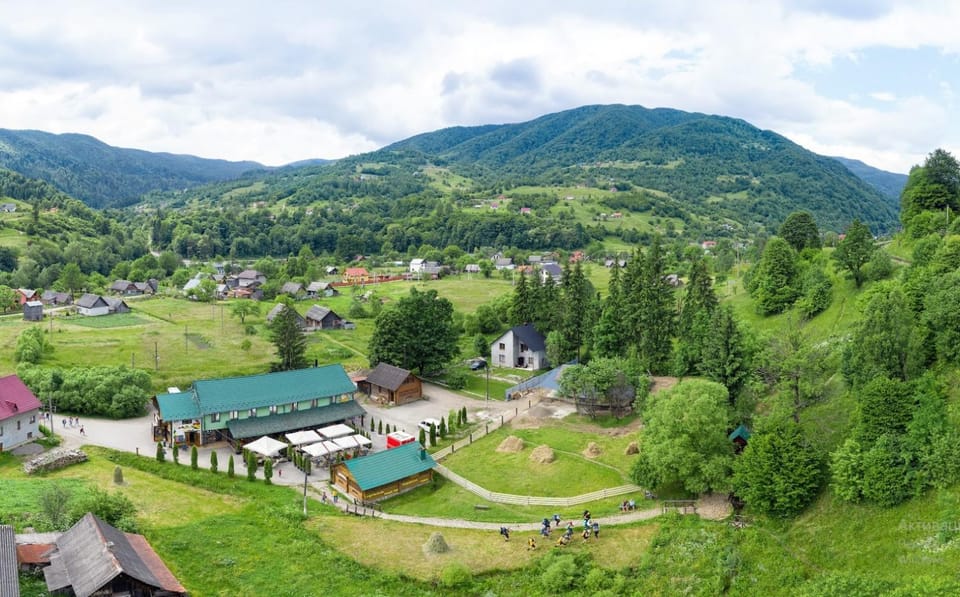 Property building, Off site, Day, Natural landscape, Bird's eye view, On site, Mountain view, Area and facilities, Area and facilities
