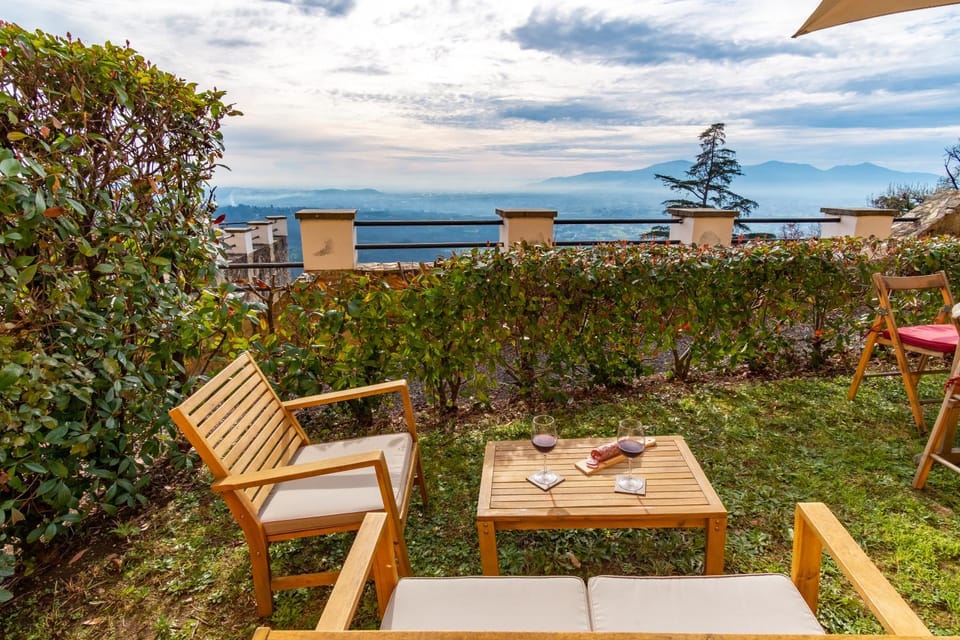 Tenuta Guinigi Antico Borgo di Matraia - Exclusive Holidays apartments & Pool Apartment hotel in Emilia-Romagna
