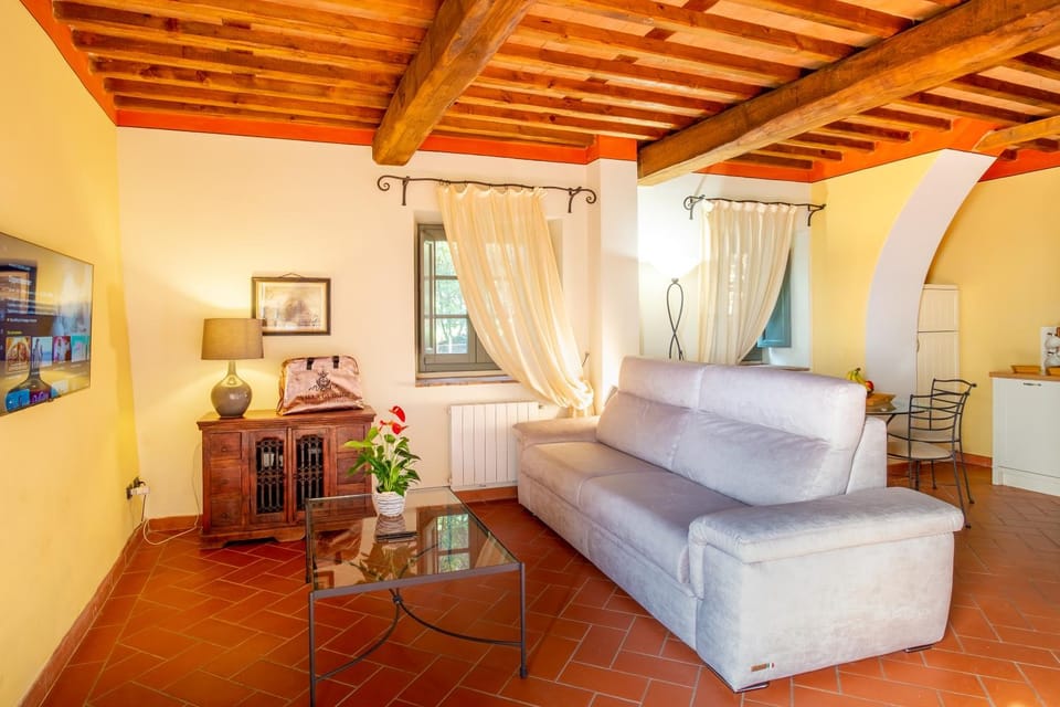 Tenuta Guinigi Antico Borgo di Matraia - Exclusive Holidays apartments & Pool Apartment hotel in Emilia-Romagna