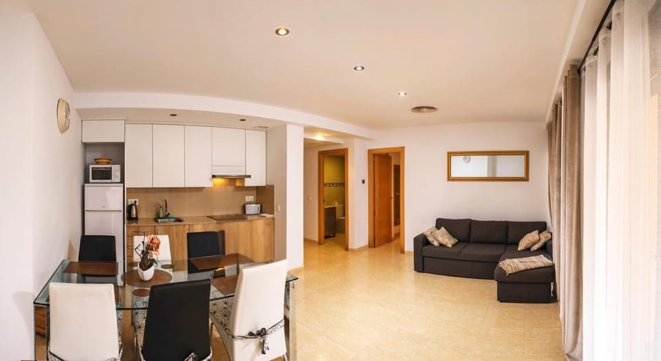 Parrot’s House Apartment in Lloret de Mar