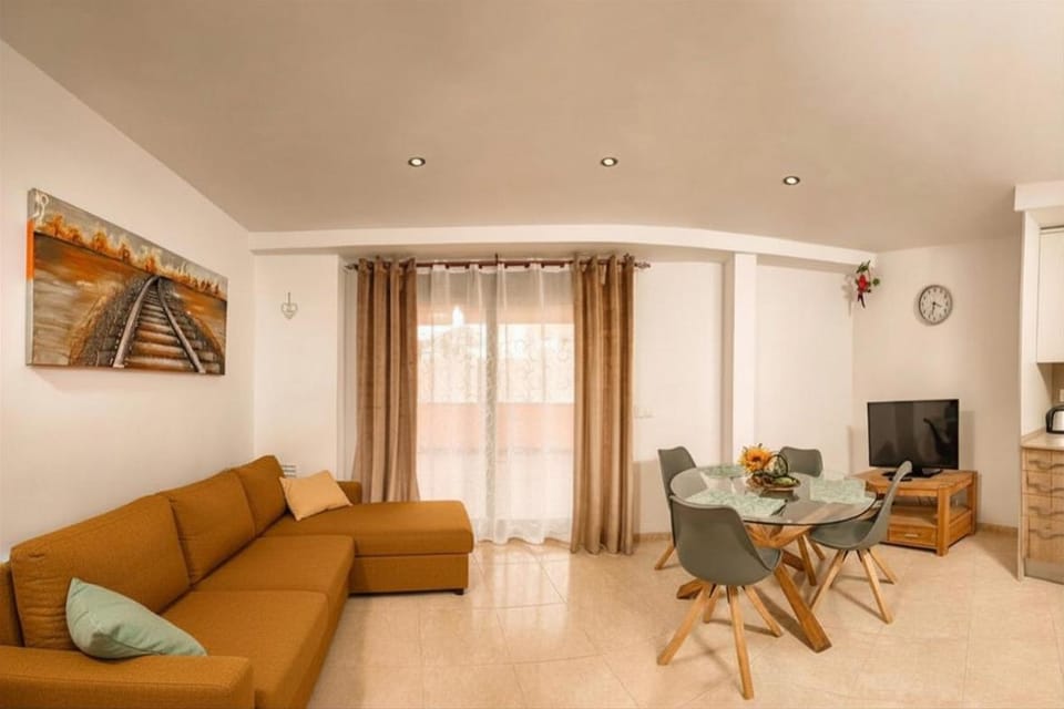 Parrot’s House Apartment in Lloret de Mar