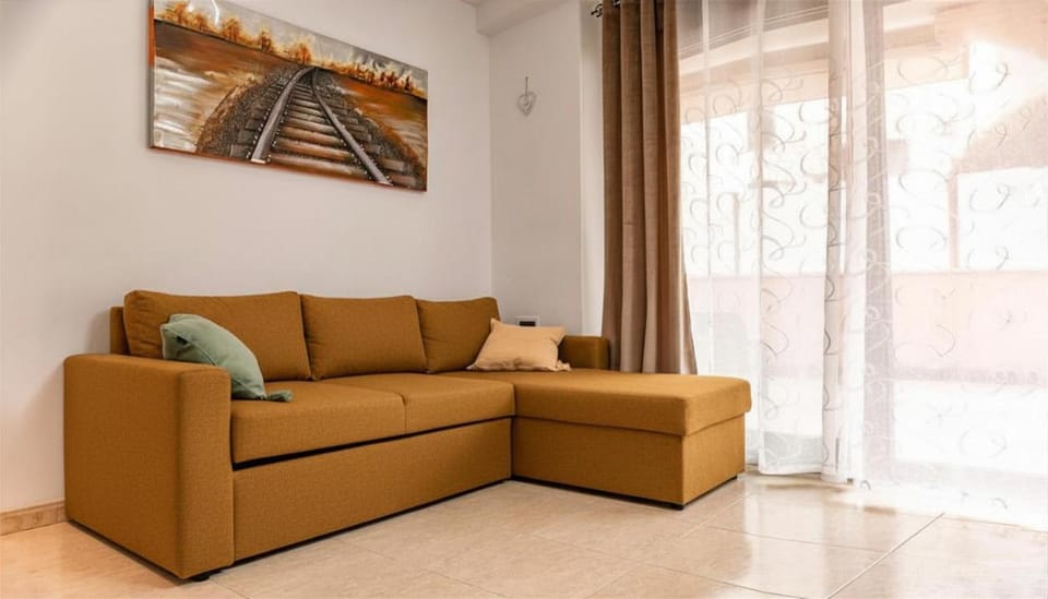 Parrot’s House Apartment in Lloret de Mar