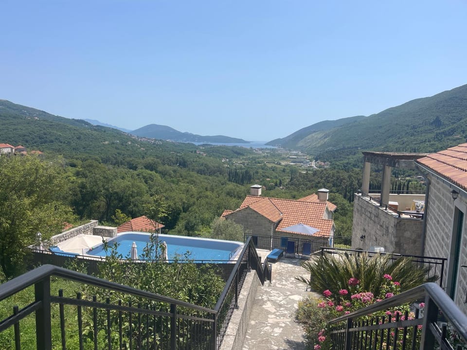 Property building, Day, Natural landscape, Mountain view, Pool view, Swimming pool