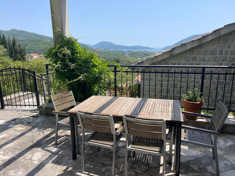 Patio, Spring, Day, Natural landscape, View (from property/room), Balcony/Terrace, Dining area, Mountain view