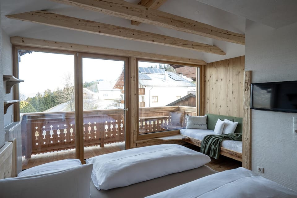 Bed, Balcony/Terrace, Photo of the whole room, Seating area, Bedroom