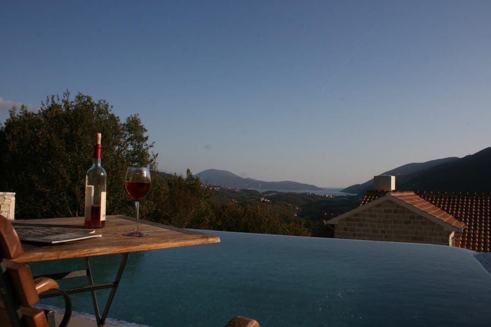 Day, Natural landscape, Dining area, Mountain view, Pool view, Swimming pool